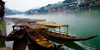 長(zhǎng)沙出發(fā)到黃龍洞、張家界、天門山、鳳凰古城四日游