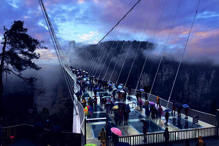 長(zhǎng)沙出發(fā)到張家界玻璃橋、天門(mén)山、玻璃棧道、鳳凰古城3日游